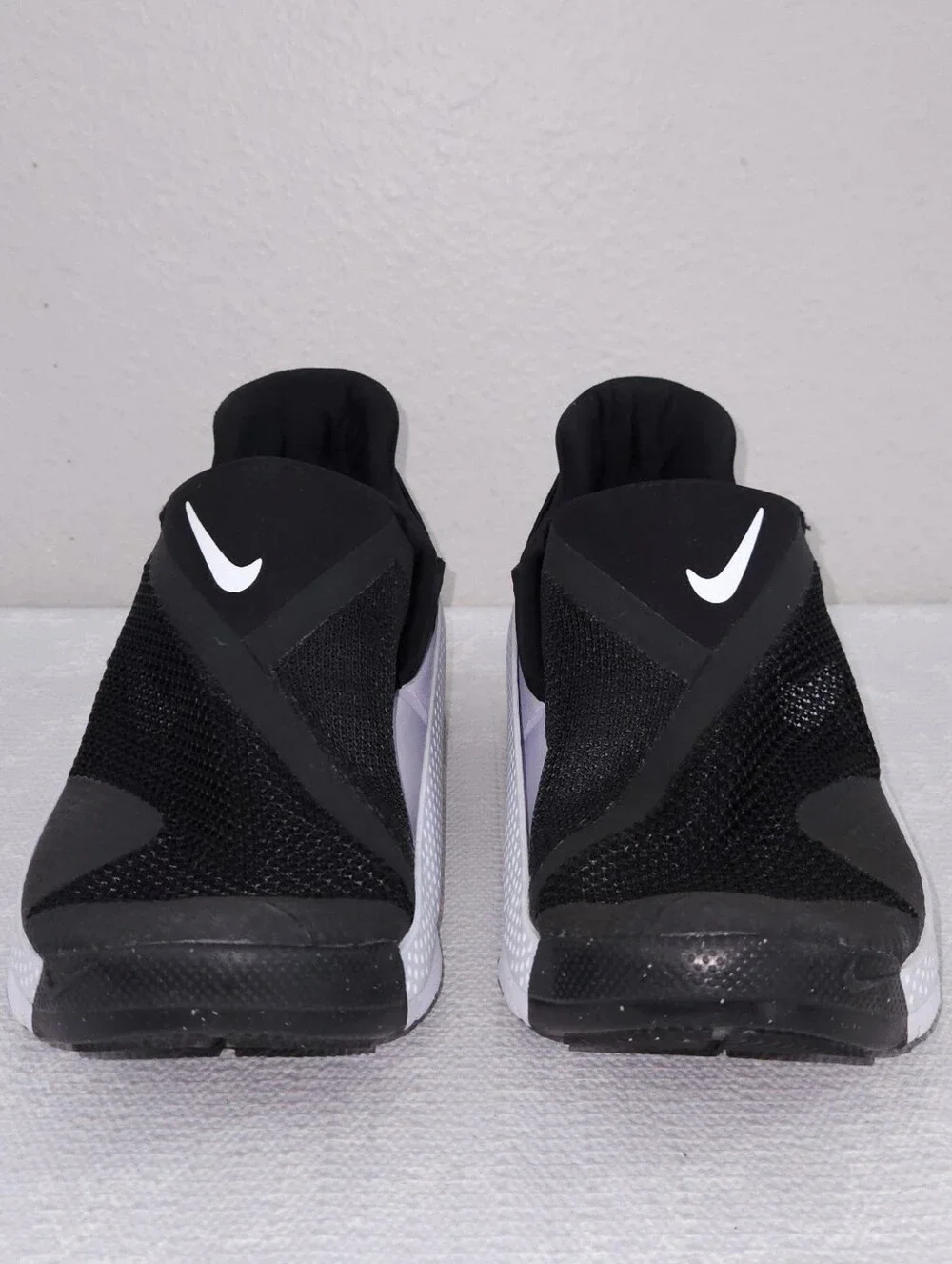 NIKE GO FlyEase Sneakers US 8 Black White Easy On Athletic Shoes